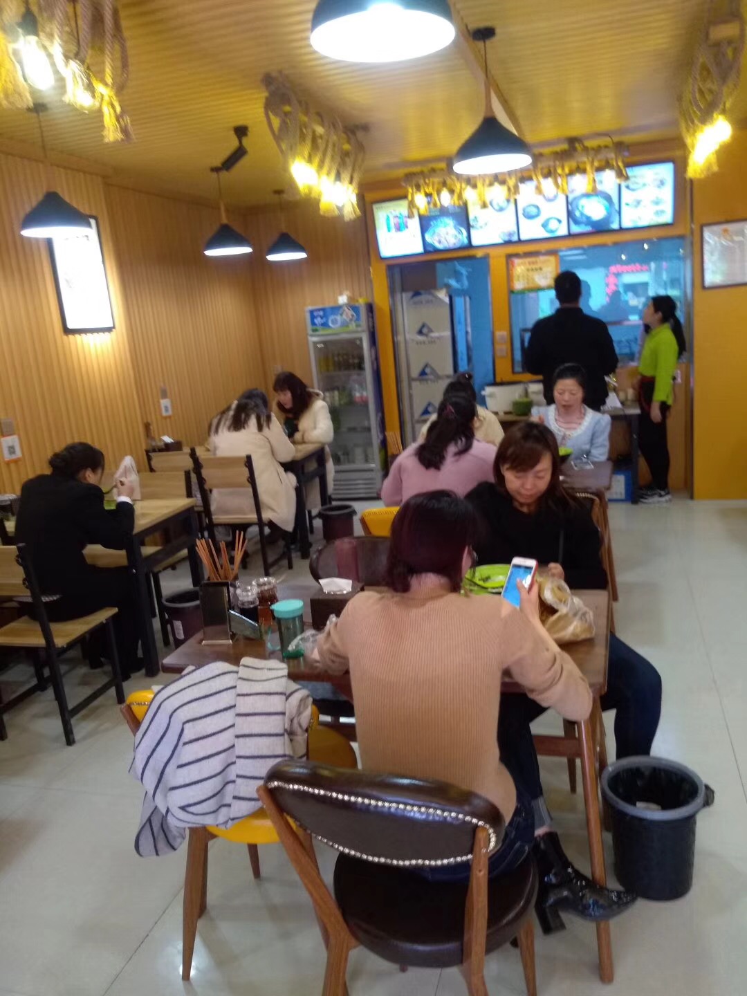 特色米线快餐加盟，高老辈米线赚钱靠的不光是味道