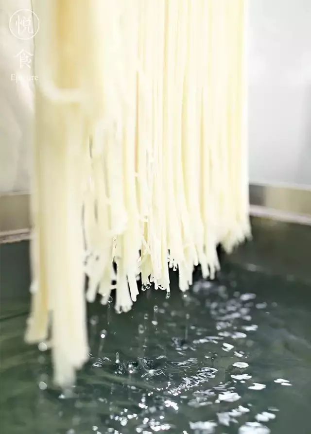 高老辈老母鸡汤米线，用心做的好米线